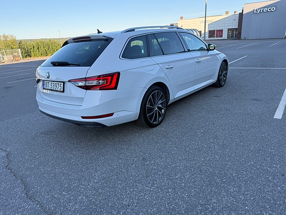 Skoda Superb 5 of 21