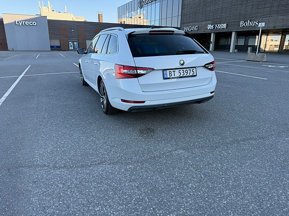 Skoda Superb 4 of 21
