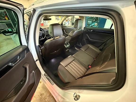 Skoda Superb 13 of 21
