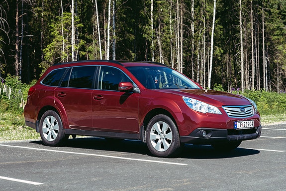 Subaru Legacy 3 of 30