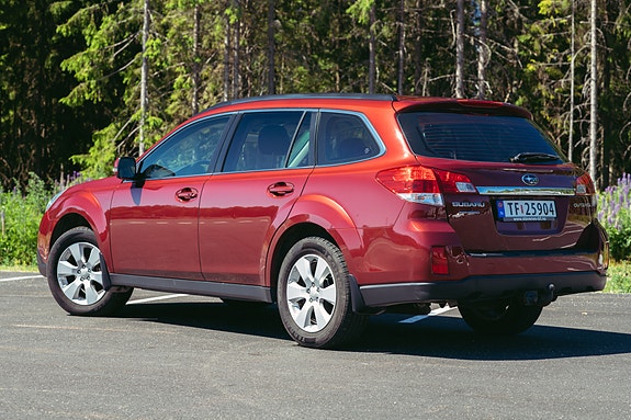 Subaru Legacy 2 of 30