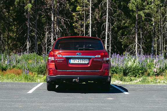 Subaru Legacy 7 of 30