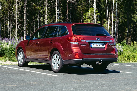 Subaru Legacy 8 of 30