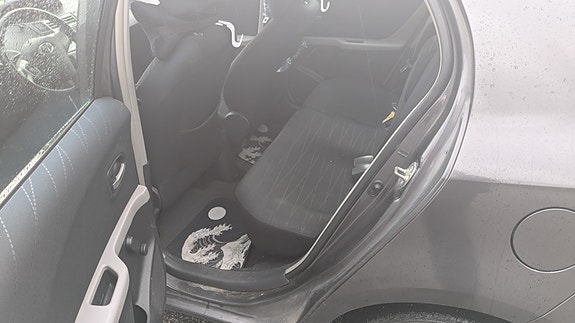 Toyota Yaris 12 of 17