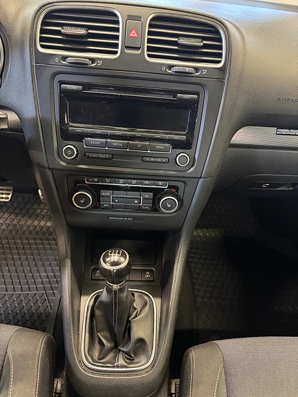 Volkswagen Golf VI 21 of 26