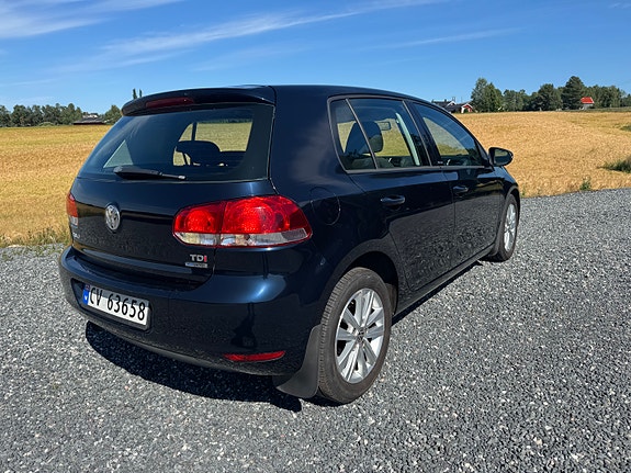 Volkswagen Golf VI 11 of 26
