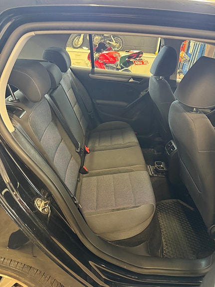 Volkswagen Golf VI 22 of 26