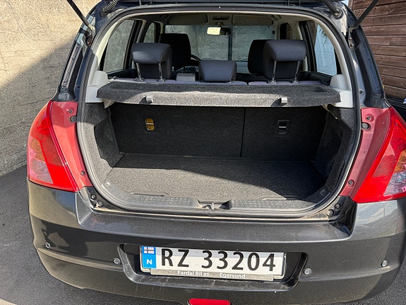Suzuki Swift 8 of 14