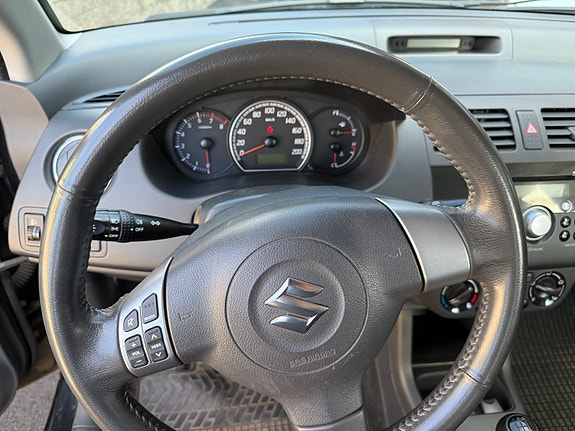 Suzuki Swift 9 of 14