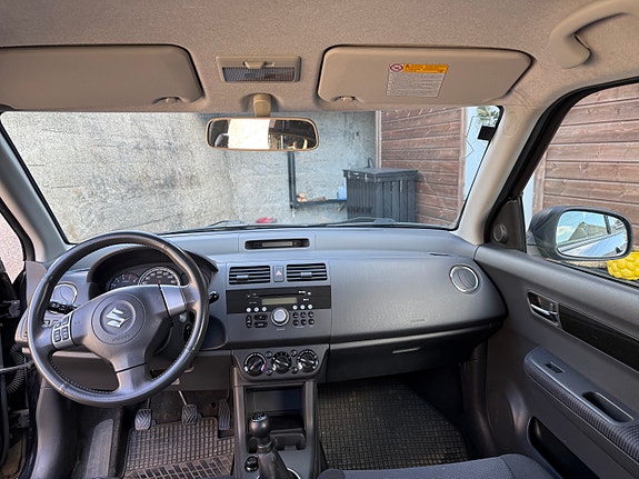Suzuki Swift 10 of 14