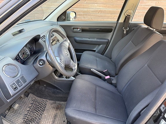 Suzuki Swift 11 of 14