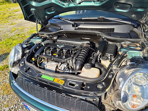 MINI Cooper S 17 of 18