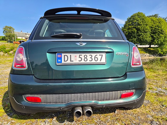MINI Cooper S 8 of 18