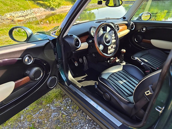 MINI Cooper S 10 of 18