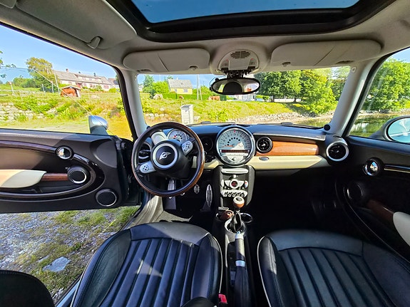 MINI Cooper S 15 of 18
