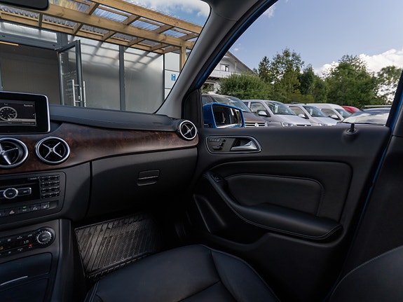 Mercedes-Benz 180 26 of 30
