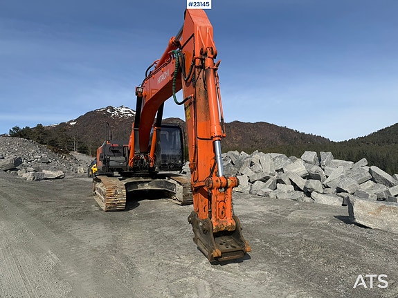 Hitachi ZX350LC-5B gravemaskin m/ tannskuffe 3 of 30