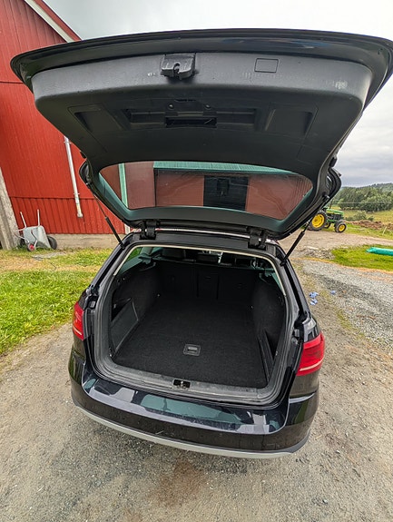 Volkswagen Passat 26 of 30