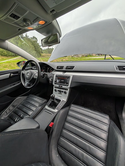 Volkswagen Passat 12 of 30
