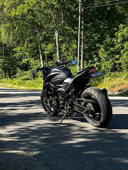Suzuki GSX-S 750 3 of 5