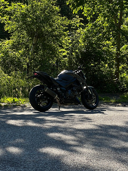 Suzuki GSX-S 750 4 of 5