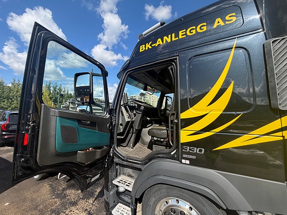 Volvo FM330 10 of 12