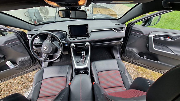 Toyota RAV4 6 of 9
