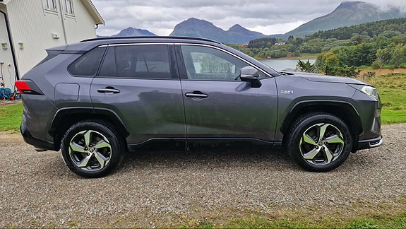 Toyota RAV4 9 of 9
