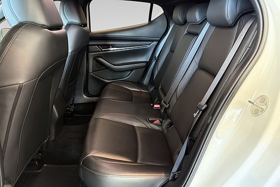 Mazda 3 8 of 16