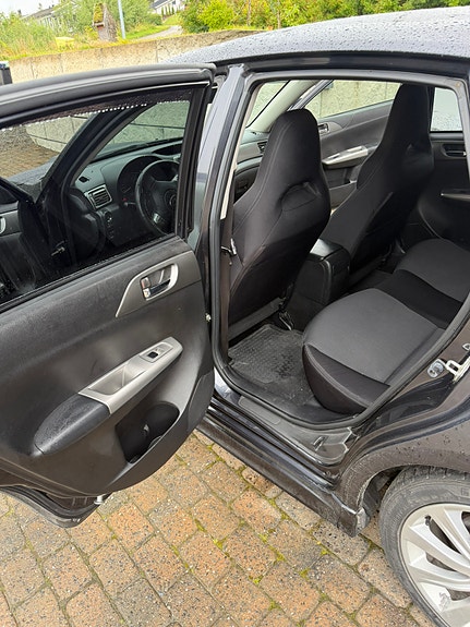 Subaru Impreza 7 of 9