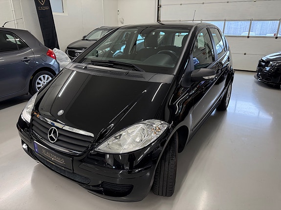 Mercedes-Benz A160 9 of 30
