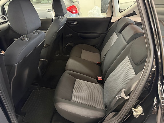 Mercedes-Benz A160 15 of 30