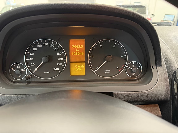Mercedes-Benz A160 23 of 30