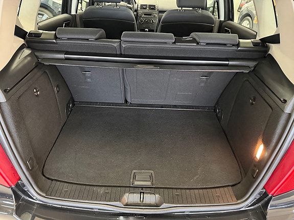 Mercedes-Benz A160 11 of 30