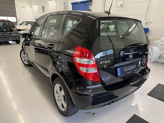 Mercedes-Benz A160 7 of 30