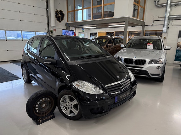 Mercedes-Benz A160 2 of 30