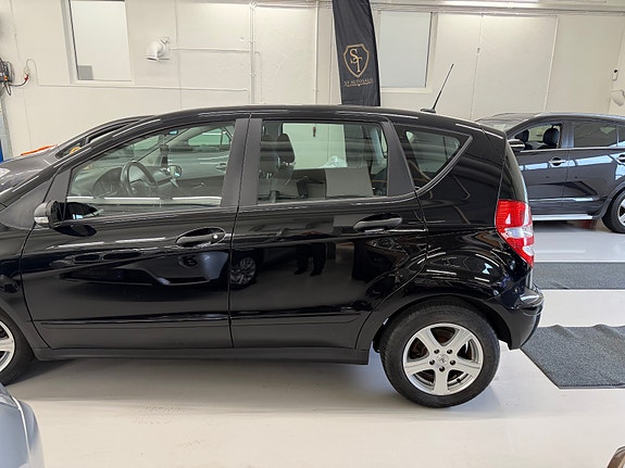 Mercedes-Benz A160 8 of 30