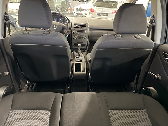 Mercedes-Benz A160 13 of 30