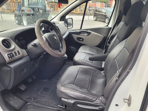 Renault Trafic 15 of 18