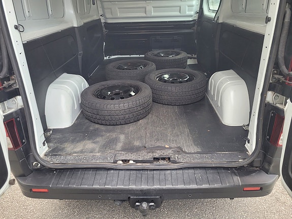 Renault Trafic 13 of 18