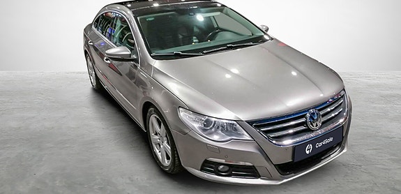 Volkswagen Passat CC 8 of 16