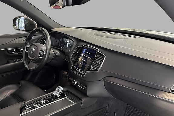 Volvo XC90 18 of 21