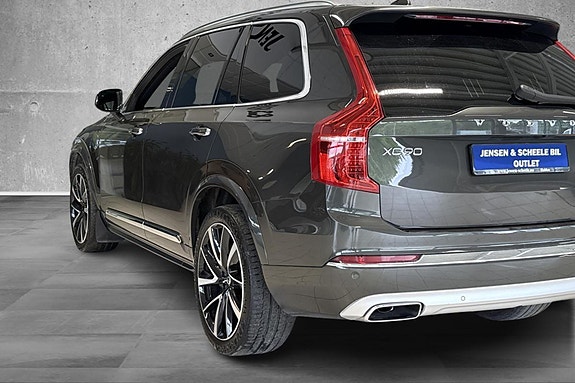 Volvo XC90 6 of 21