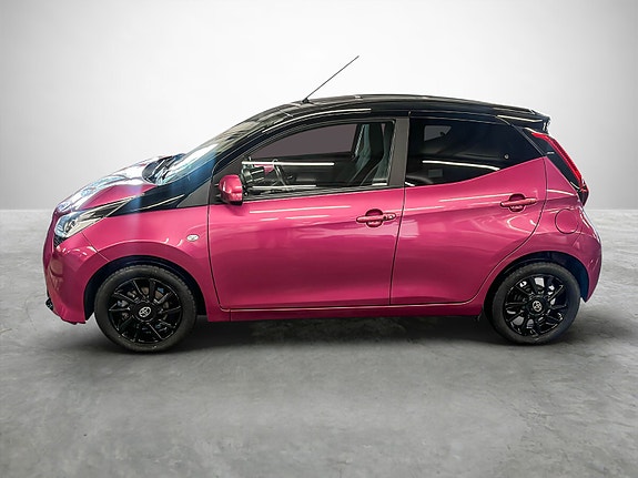 Toyota Aygo 2 of 28
