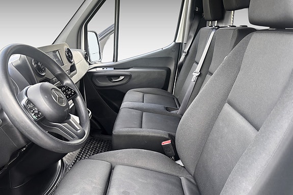 Mercedes-Benz Sprinter 7 of 13