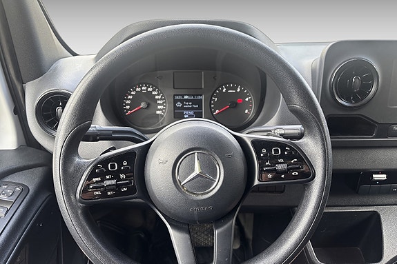Mercedes-Benz Sprinter 10 of 13