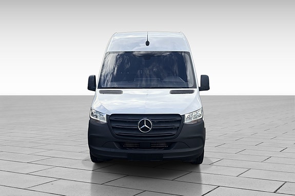 Mercedes-Benz Sprinter 6 of 13