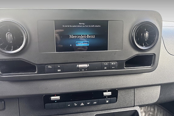 Mercedes-Benz Sprinter 8 of 13