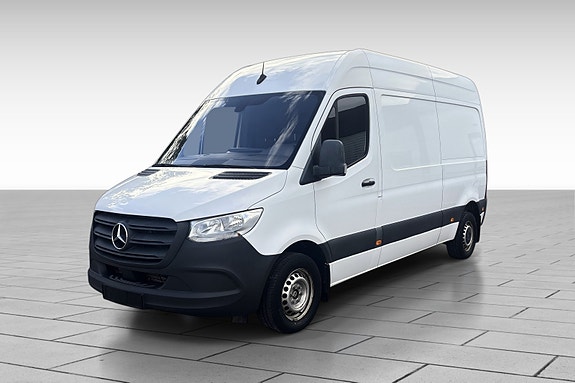 Mercedes-Benz Sprinter 3 of 13