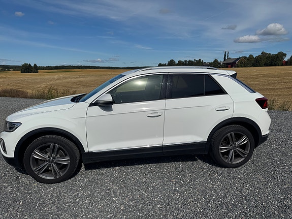 Volkswagen T-Roc 4 of 27